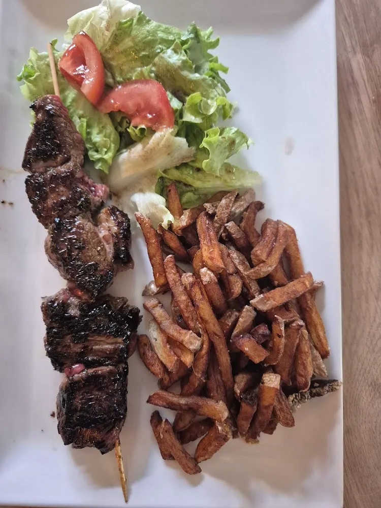 Burgers Viande Du Paus de Seyne Frites Maison Salade